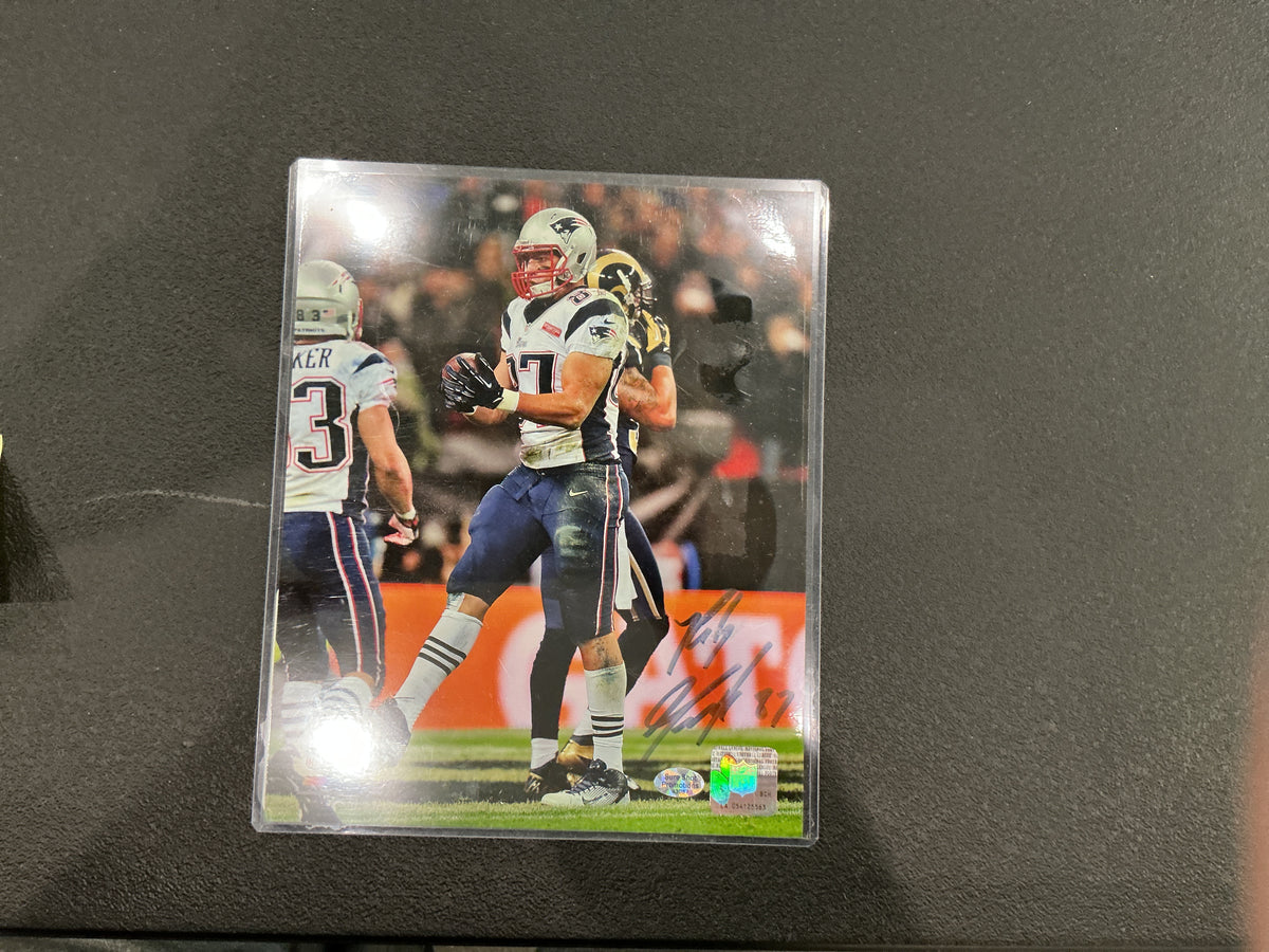 Rob gronkowski autographed picture 8x10