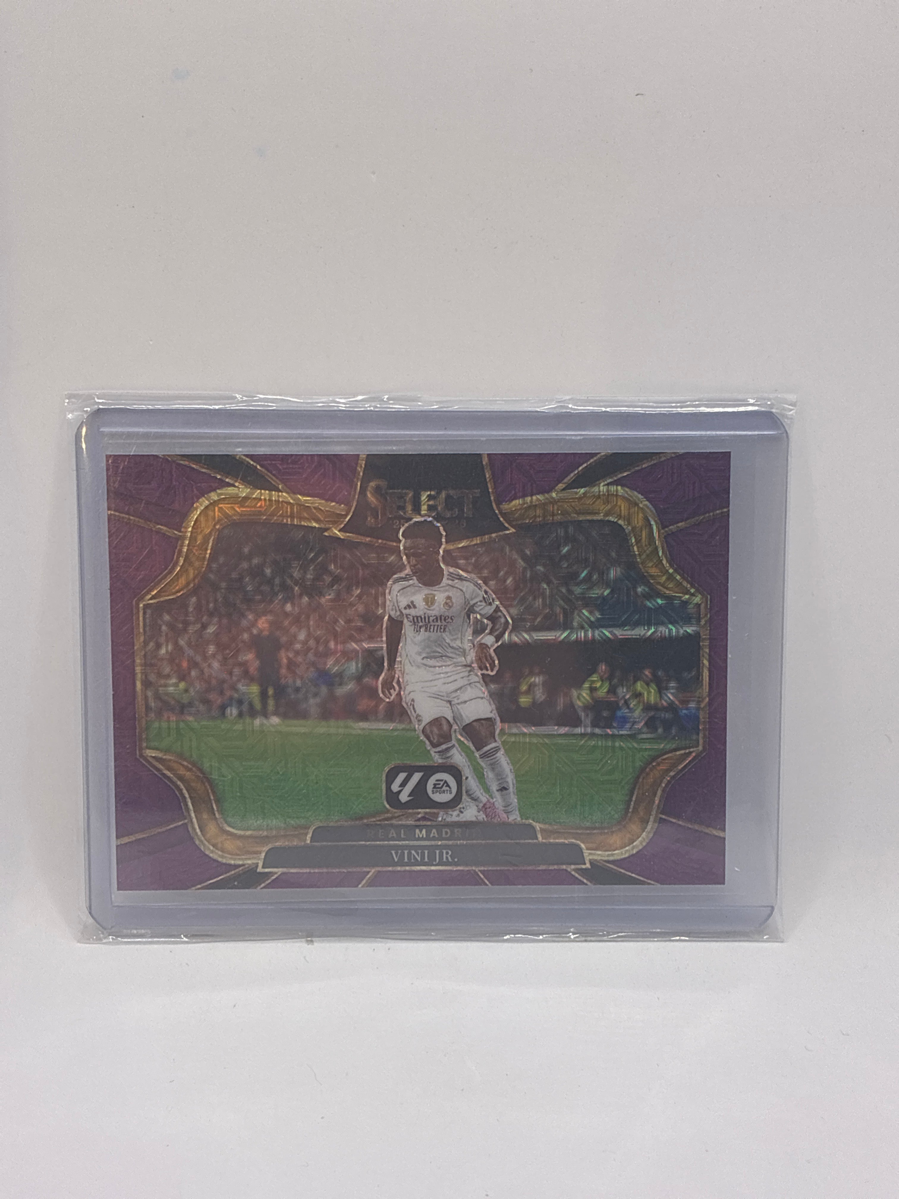 2024-25 Panini Select La Liga Field Level Vinicius Jr. Purple Mojo Prizm