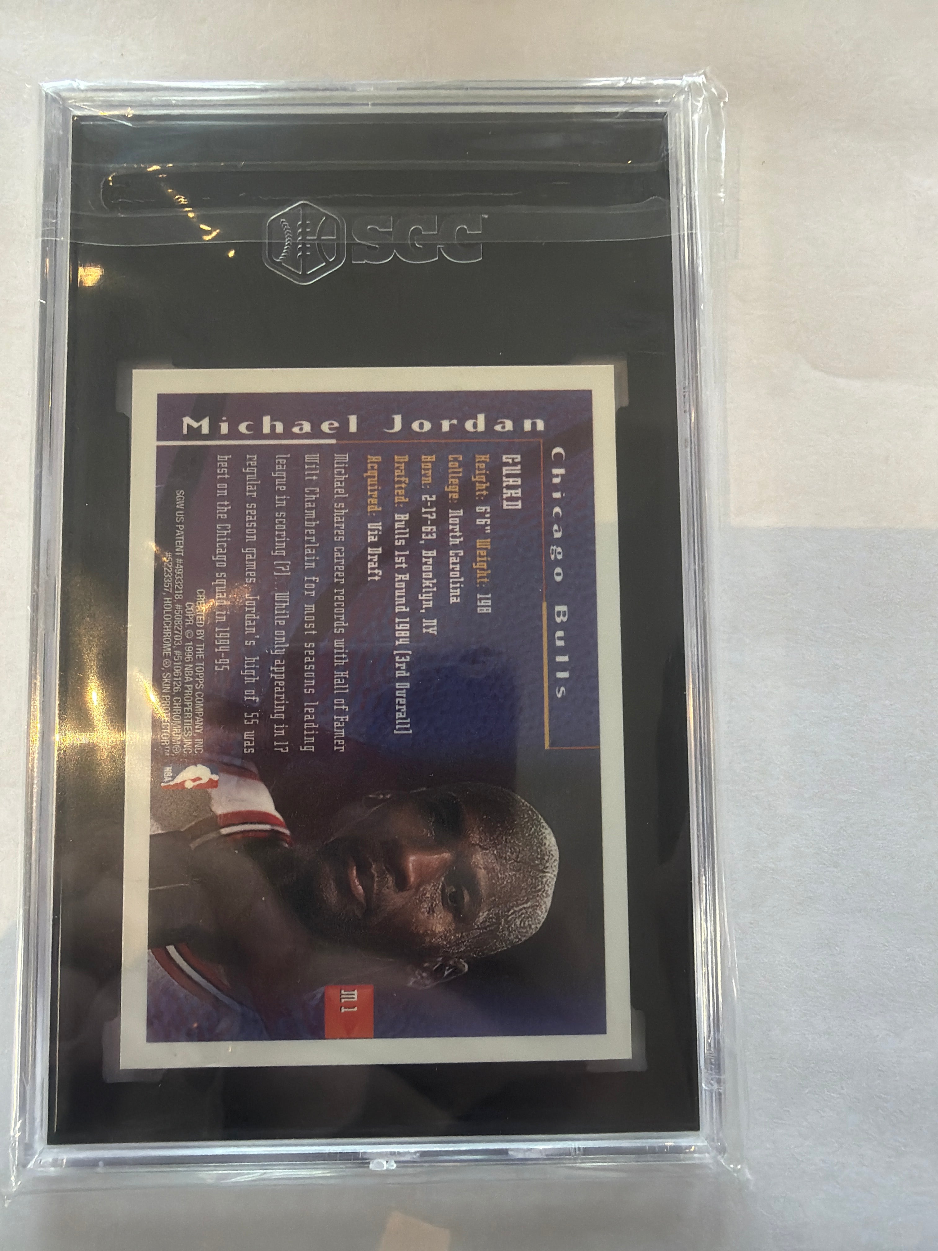 1995/96 Topps finest Michael Jordan SGC 8