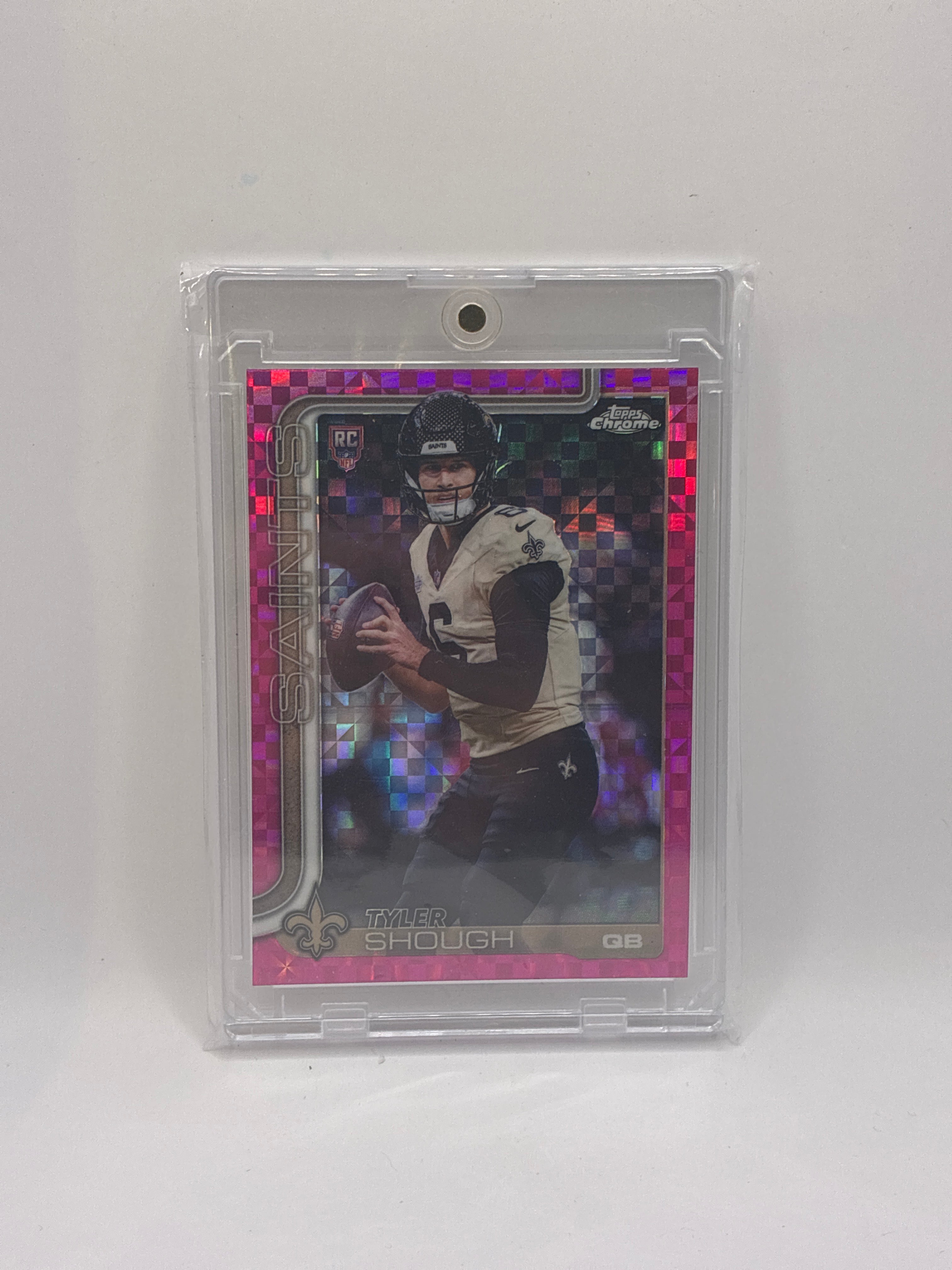 2025 Topps Chrome Rookies Tyler Shough #398 Hot Pink X Fractor