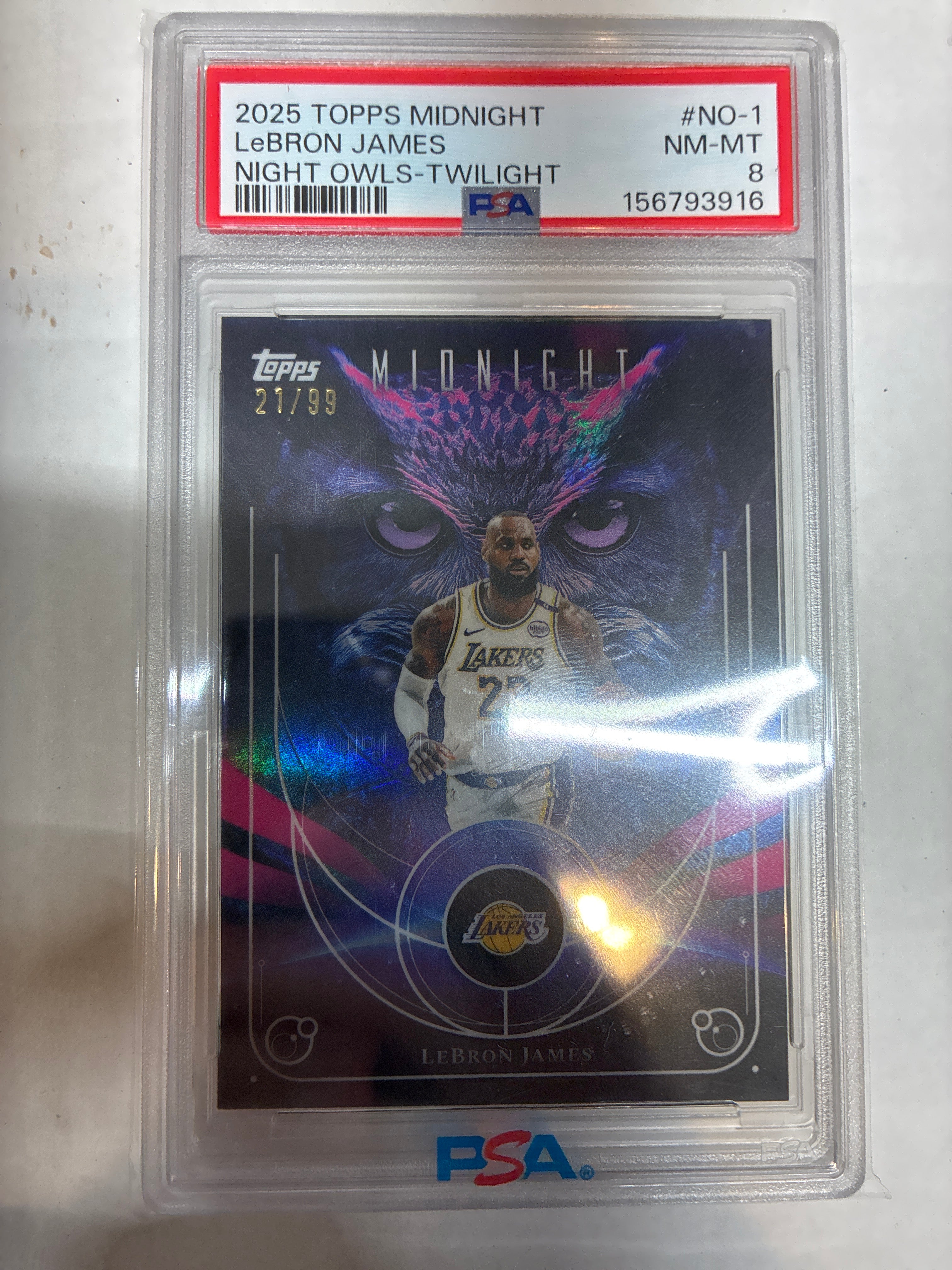 2025-26 Topps Midnight Night Owls LeBron James #NO-1 Twilight 21/99 PSA 8