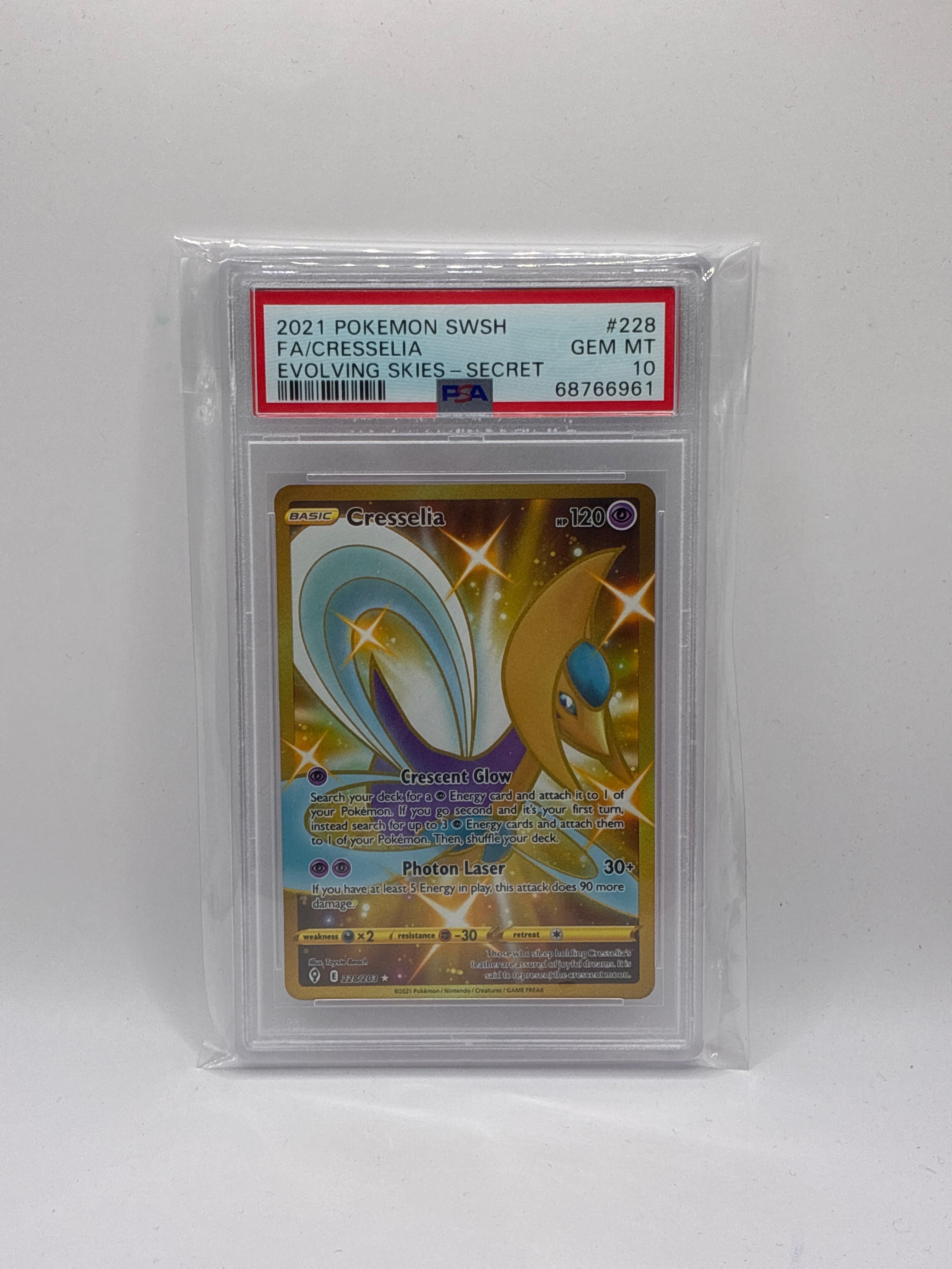 Cresselia (Secret) 228/203 SWSH07: Evolving Skies Holo PSA 10